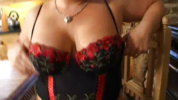 Hailey nyembah dhadhane