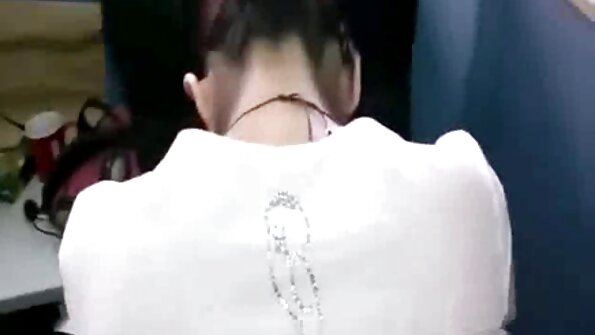 Scarlet Red Ing Blondes Go Black