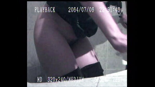 Niki minangka impor Rusia sing ayu sing saiki seneng urip ing AS. Nanging dheweke ora bisa nahan oyod Rusia nalika dheweke njerit lan ngomong nganggo basa Rusia nalika dheweke wis reamed ing hardcore ...