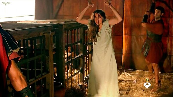 Yuuna Hoshisaki dilatih kanthi kasar lan cepet banget