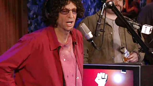 Tania Spice punika kaendahan latina sing seneng sawetara wektu piyambak karo dheweke driji nang dheweke pus