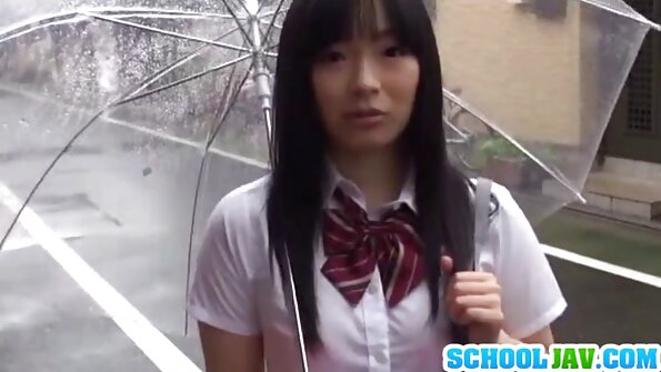 Sawise dina suwene shooting, Tiffany kudu angin mudhun lan jancok dhéwé