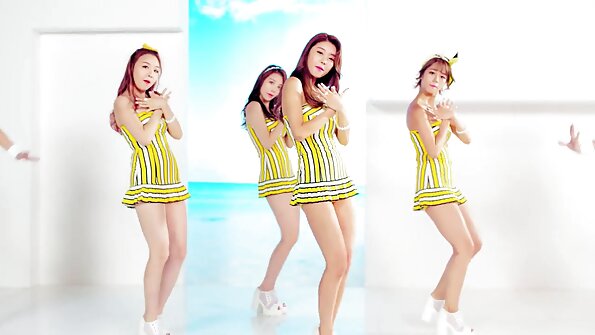 Teen pirang bakal bajingan ing dheweke ulang tahun