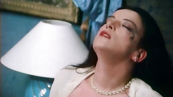 Manis brunette latina bakal bajingan lan facialized