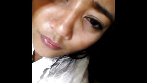 Lola Foxx - Lola ing 'Super Cute'