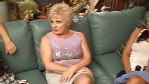 Dheweke Nggawe Kita Lesbian: Veronica Snezna - Babes Playful mbuktekaken lagi mbukak kanggo game seks anyar