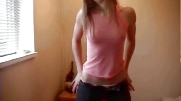 Cute Bella Spice nemu topless ing putih kathok