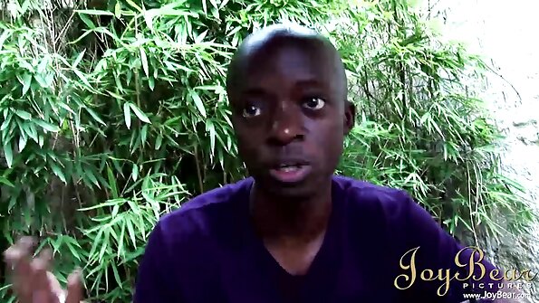 Ivy Black - Dipan ndhuwur putih