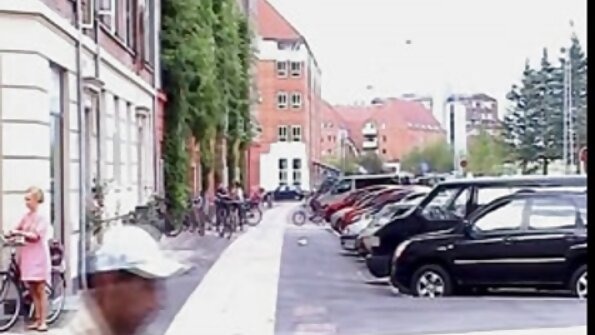 Cosmid: Sara W nuduhake dheweke susu ing sugih tan