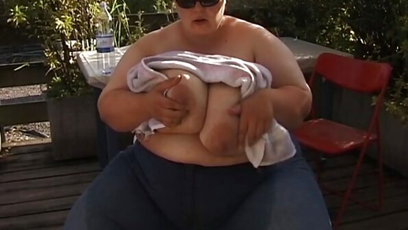 Boneka Diana, Kiera Kelly - Wanita Tuwa Ngidam Bocah-bocah wadon enom