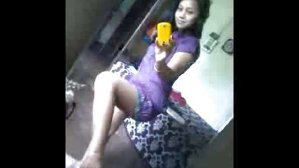 Amara Romani, Cece Capella, Dylan Daniels, Holly Hendrix - Coochie Smooch