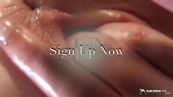 Bailey Knox nuduhake dheweke bikini abang