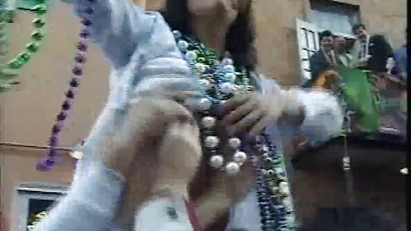 Sarah Peachez - Country girl masturbasi