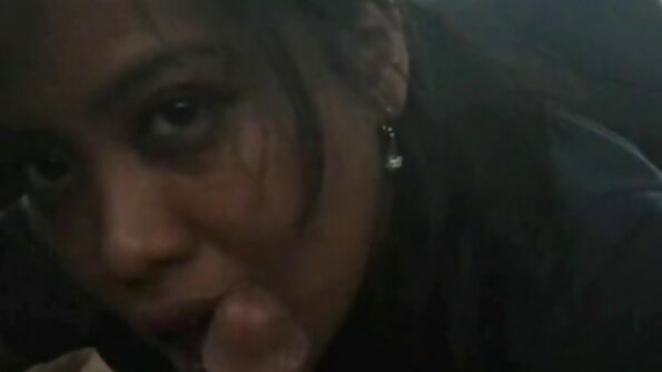 Kacie James menehi kita tampilan sampurna iki bokong babak