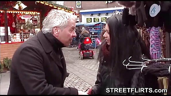 Petite Lover: Lacey dolanan dolanan abang sing anyar