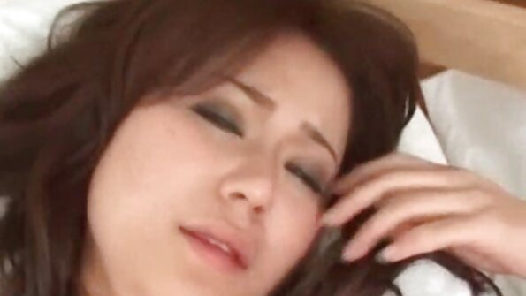 Cute amatir teen seneng papat kontol