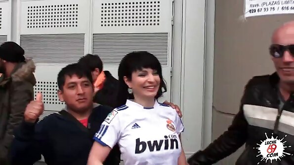 Taylor Lain nggawa sampeyan ing kulo alam bébas disandangi minangka driver mendhoan seksi